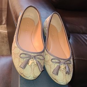 Coach flats